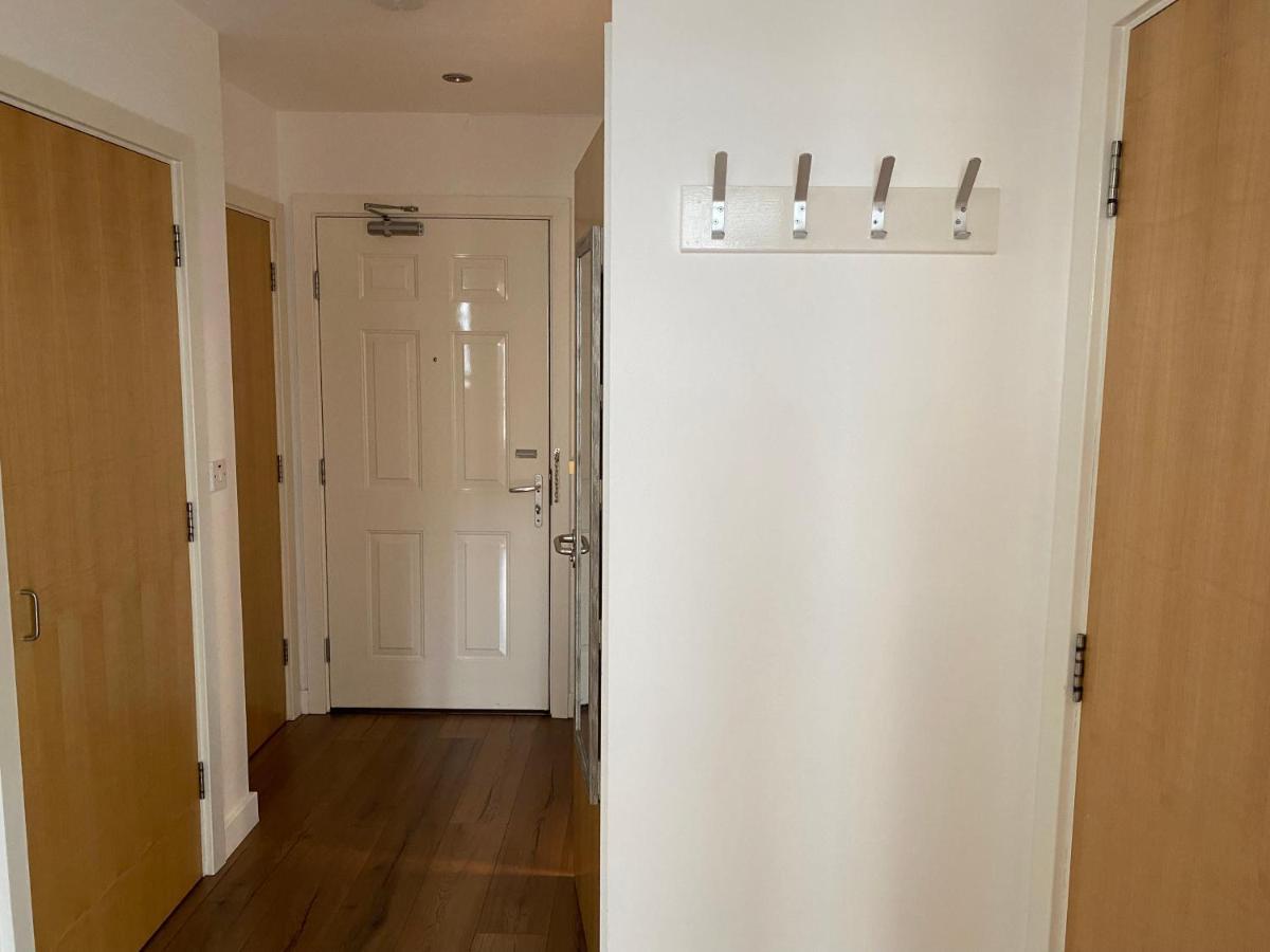 Fast Internet One Bedroom Apartment In Greater London, Id Required Exteriör bild