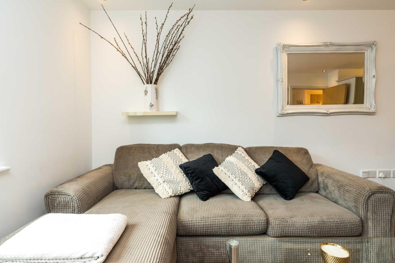 Fast Internet One Bedroom Apartment In Greater London, Id Required Exteriör bild